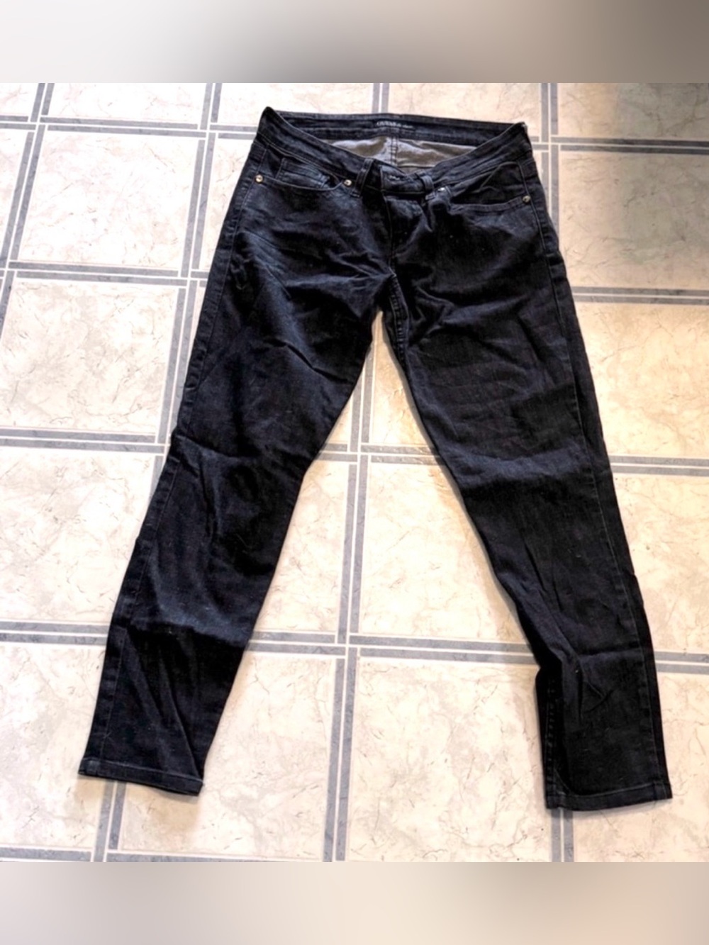 Guess black skinny jeans size 28RG